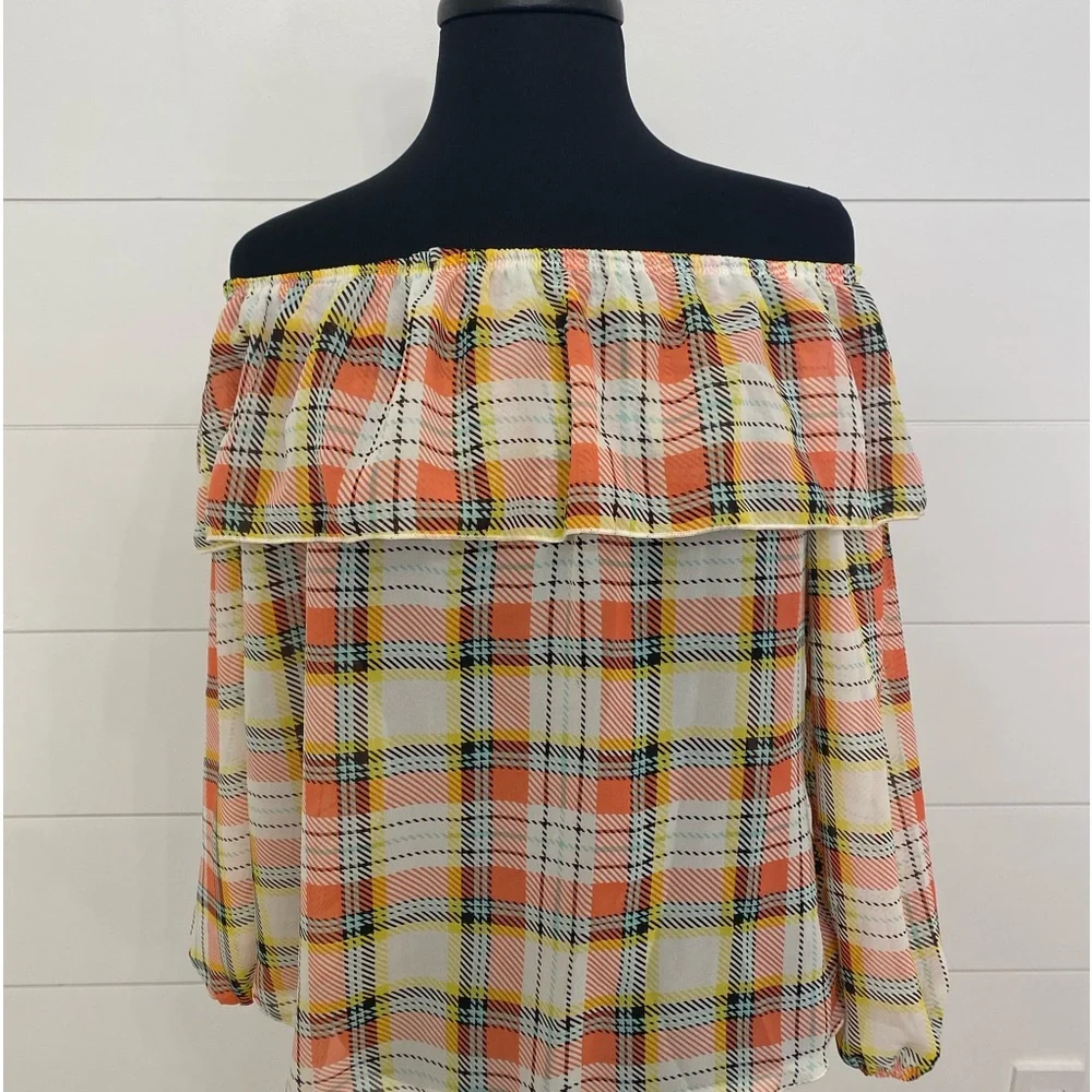 Plaid Ruffle Top - Picture 4 of 7